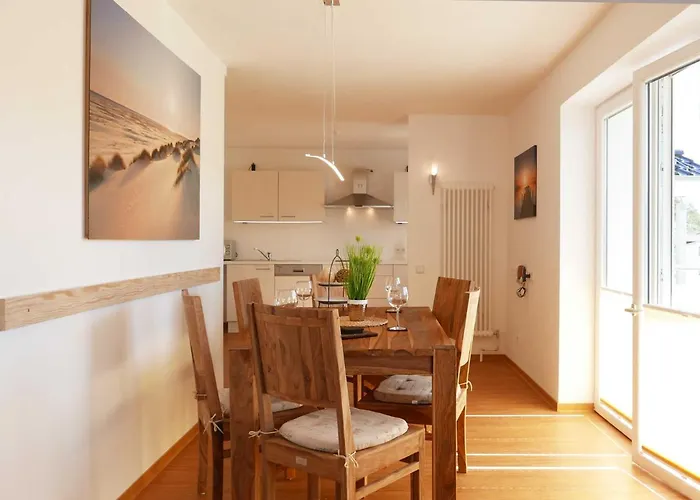 Kapitan Blaubar Ref. * بابي